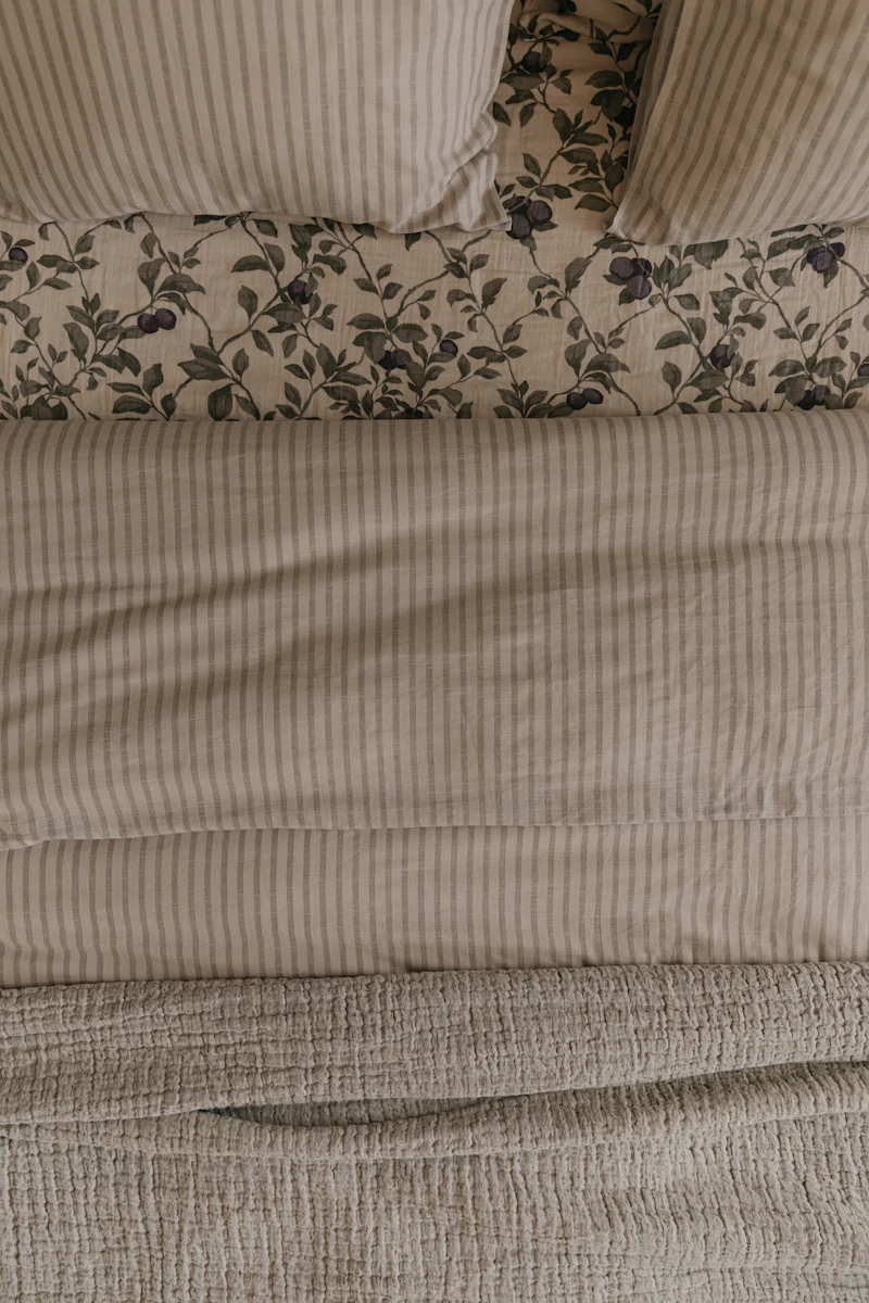 Plum Muslin Stretchlaken, 140x200 cm fra Garbo & Friends | Rum21.no