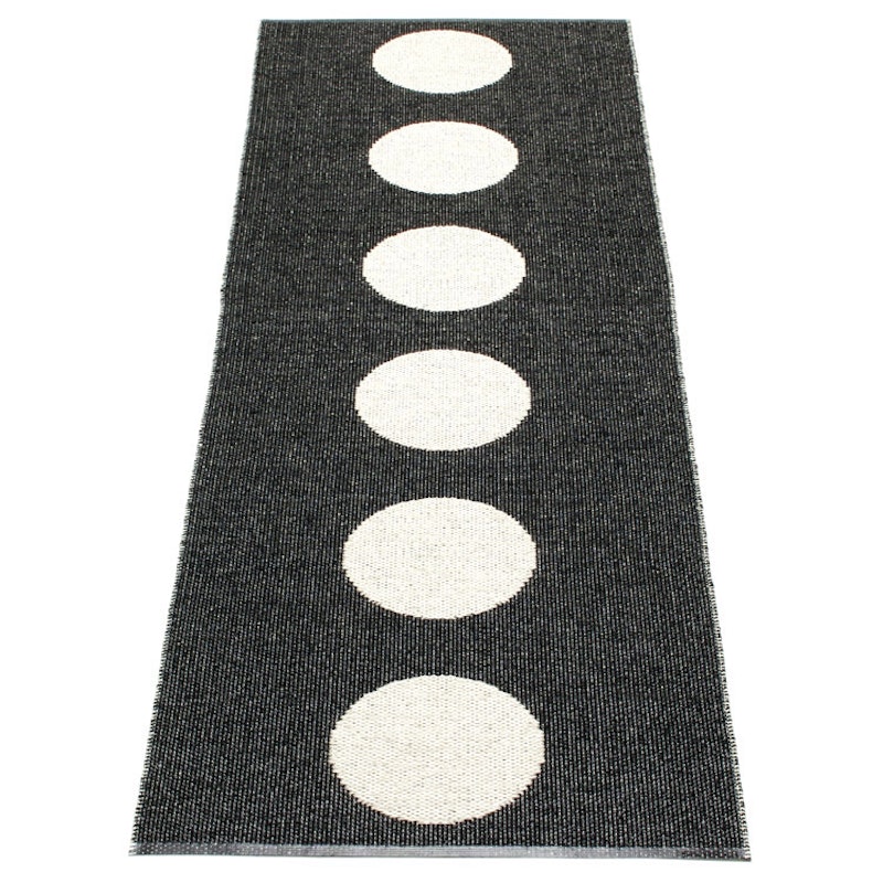 Vera Rug, Black/Vanilla Teppe Sort / Vanilla, 70x450 cm